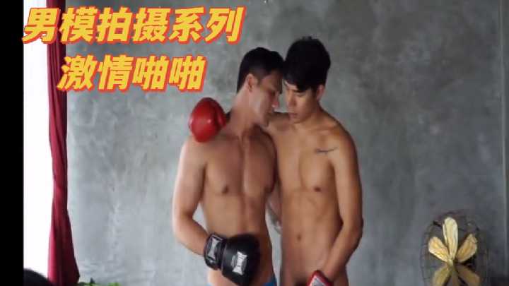 男模激情拍摄 — 2025